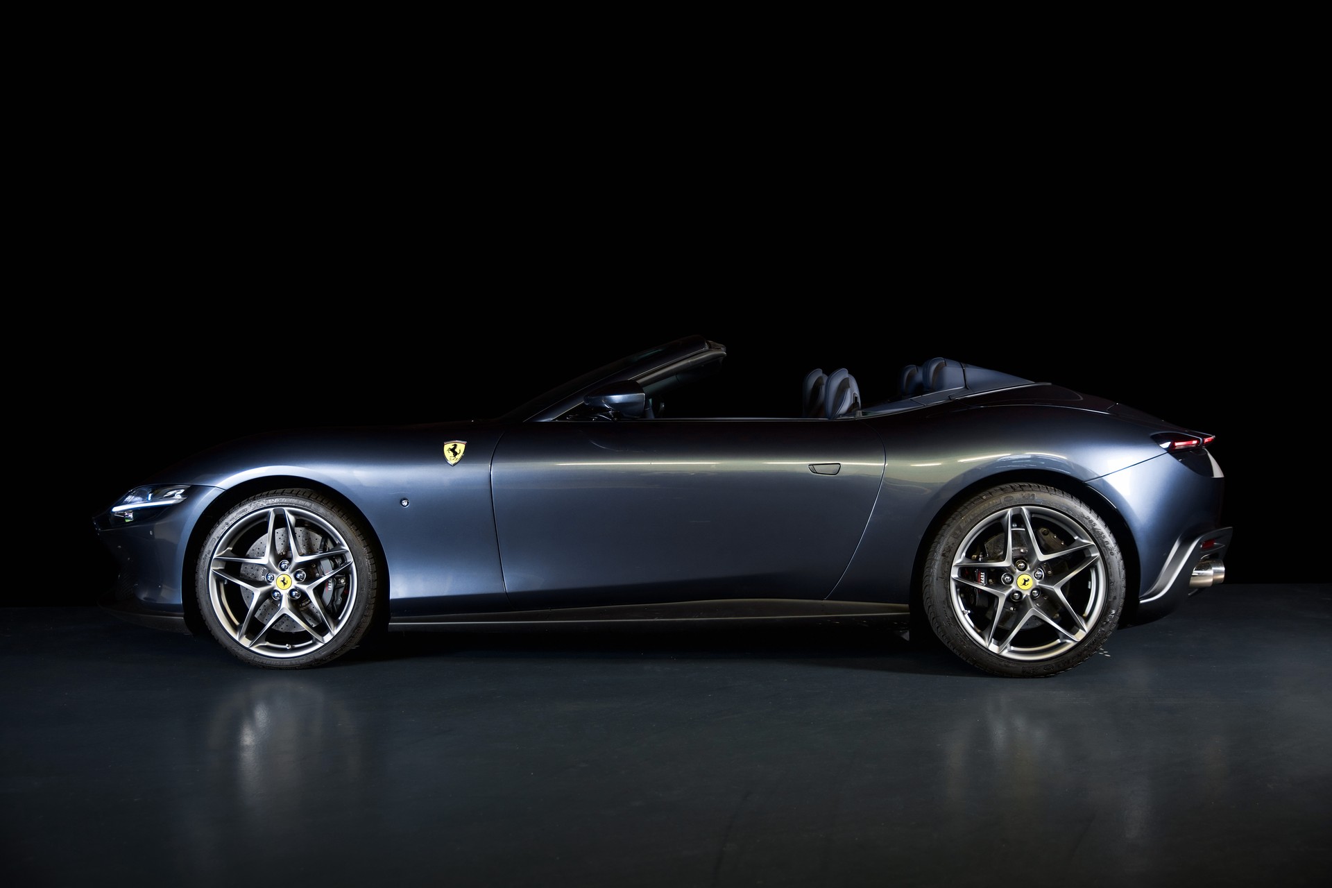 FERRARI Roma 3.9 V8 T-showroom-element-3