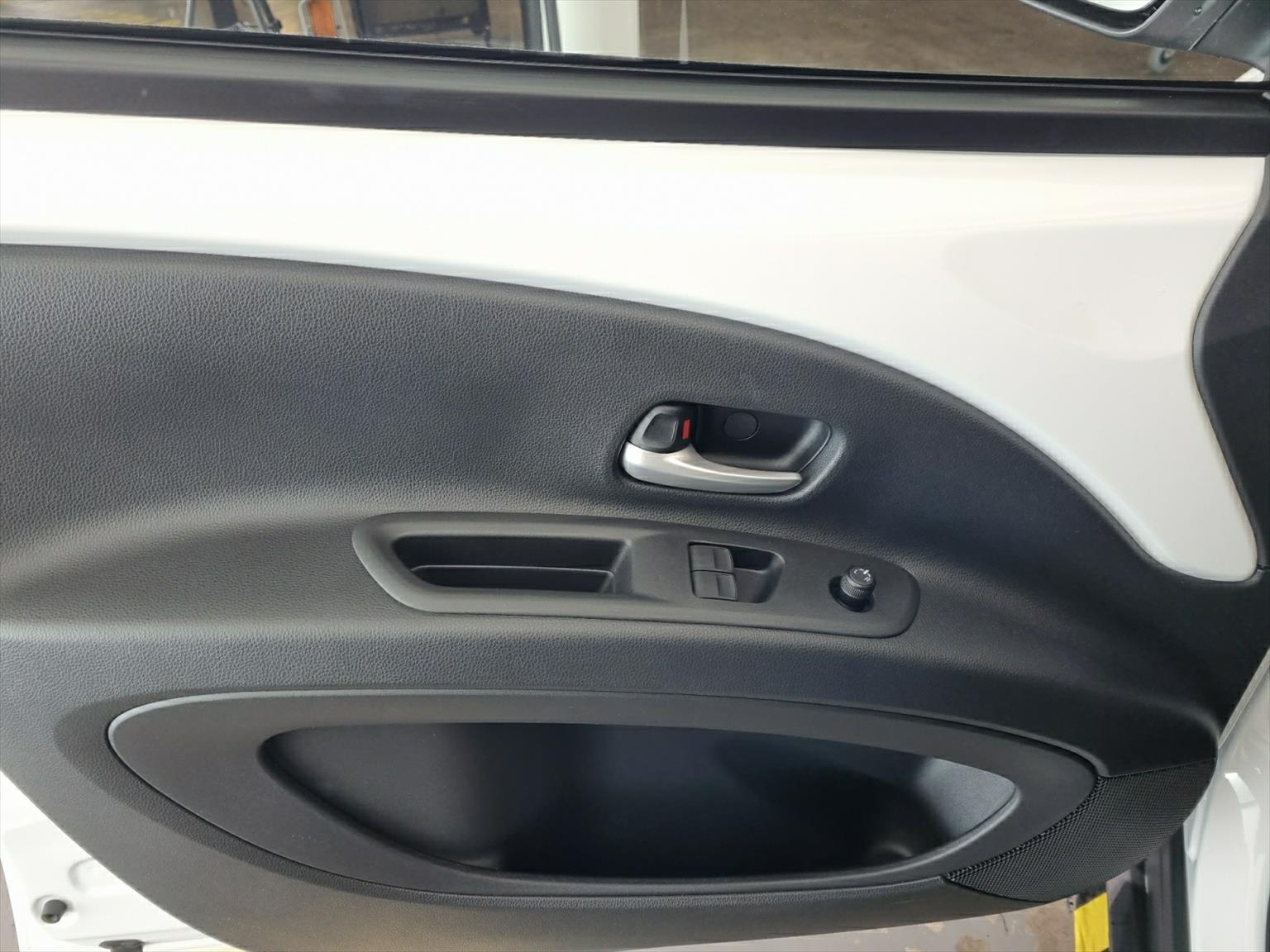 TOYOTA Aygo X 1.5 VVT-i HSD Comfort-image-9