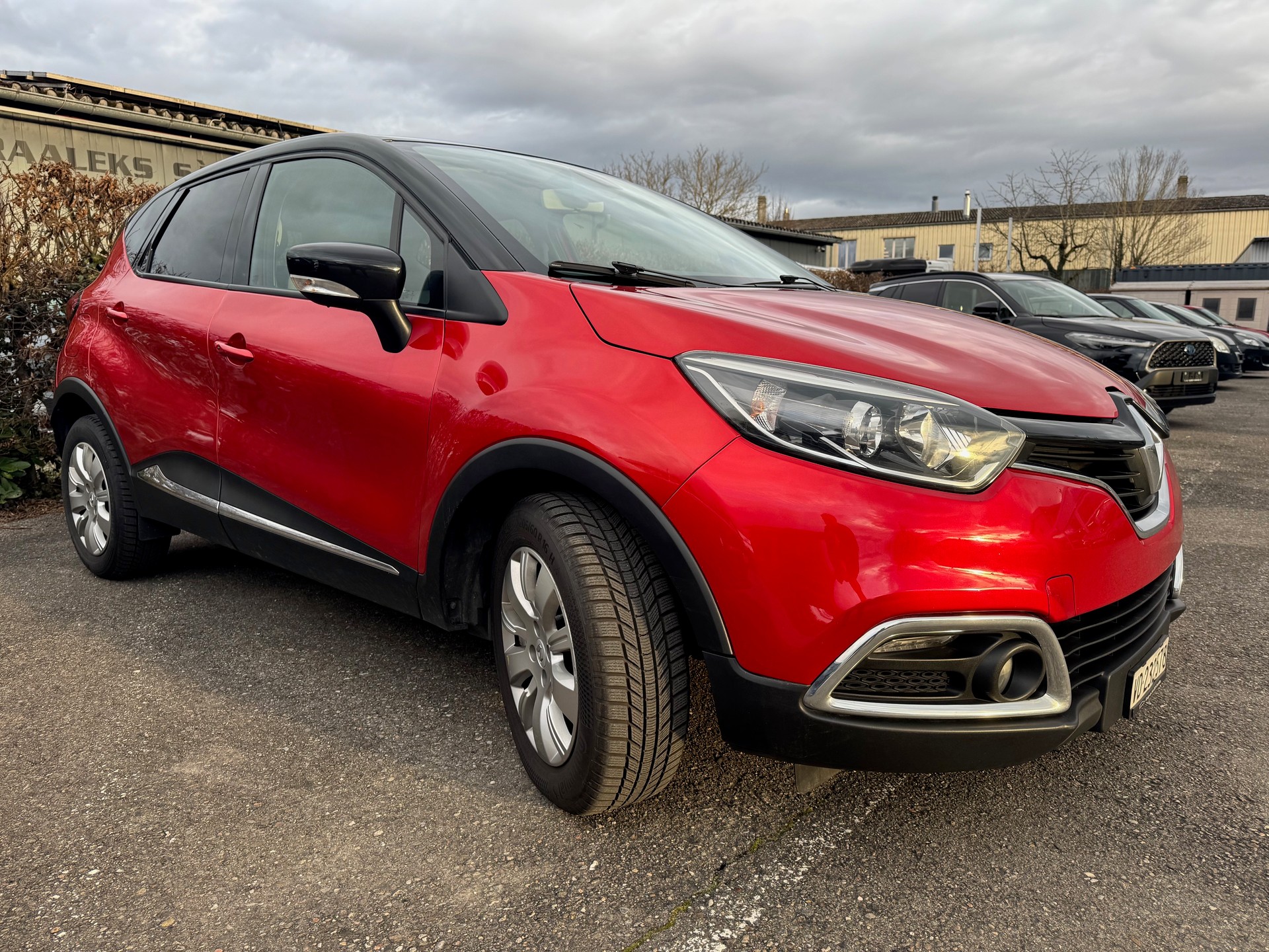 RENAULT Captur 1.2 T 16V Privilège EDC-image-1