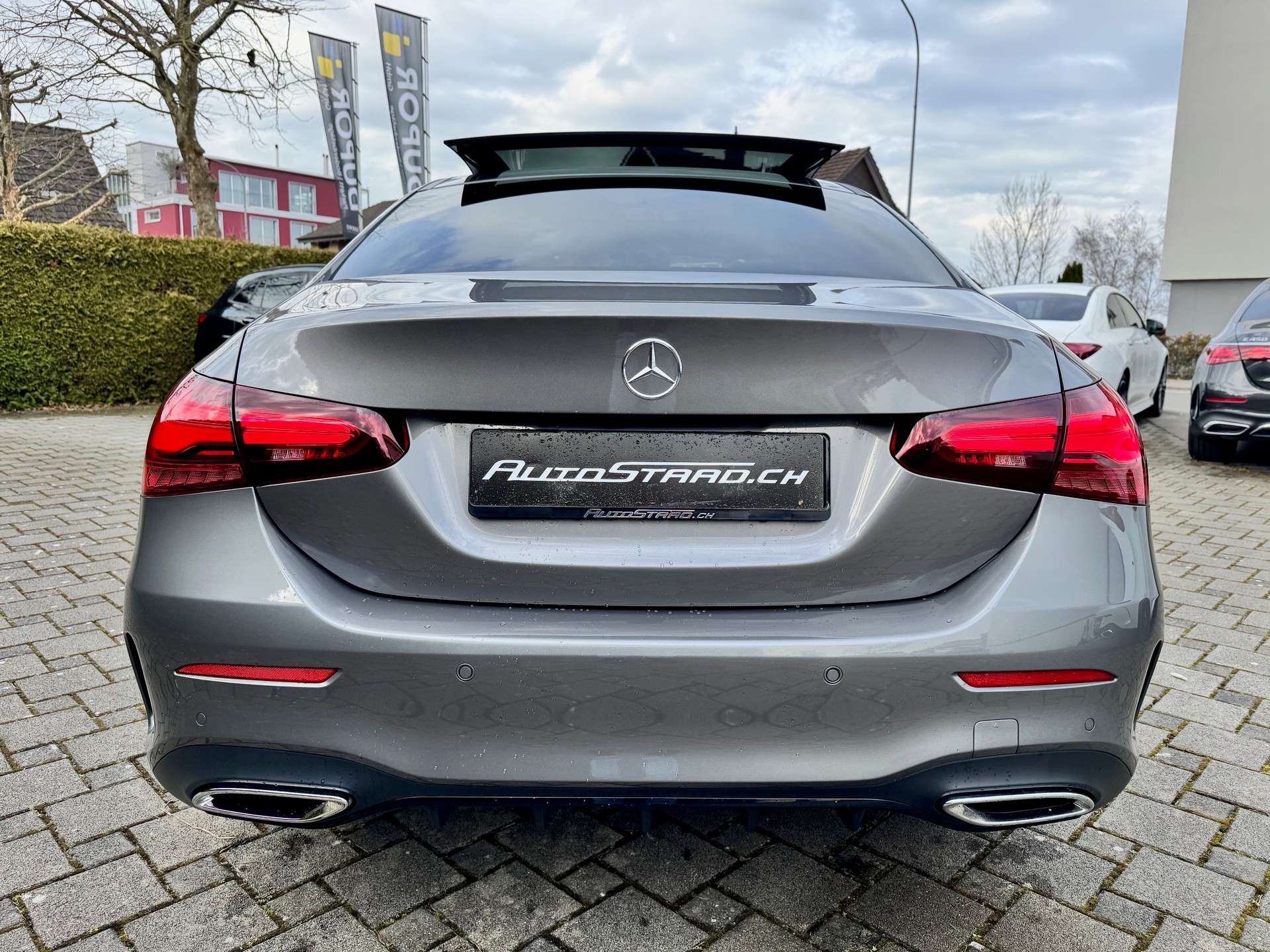 MERCEDES-BENZ A 220 d AMG Line 8G-DCT-image-4