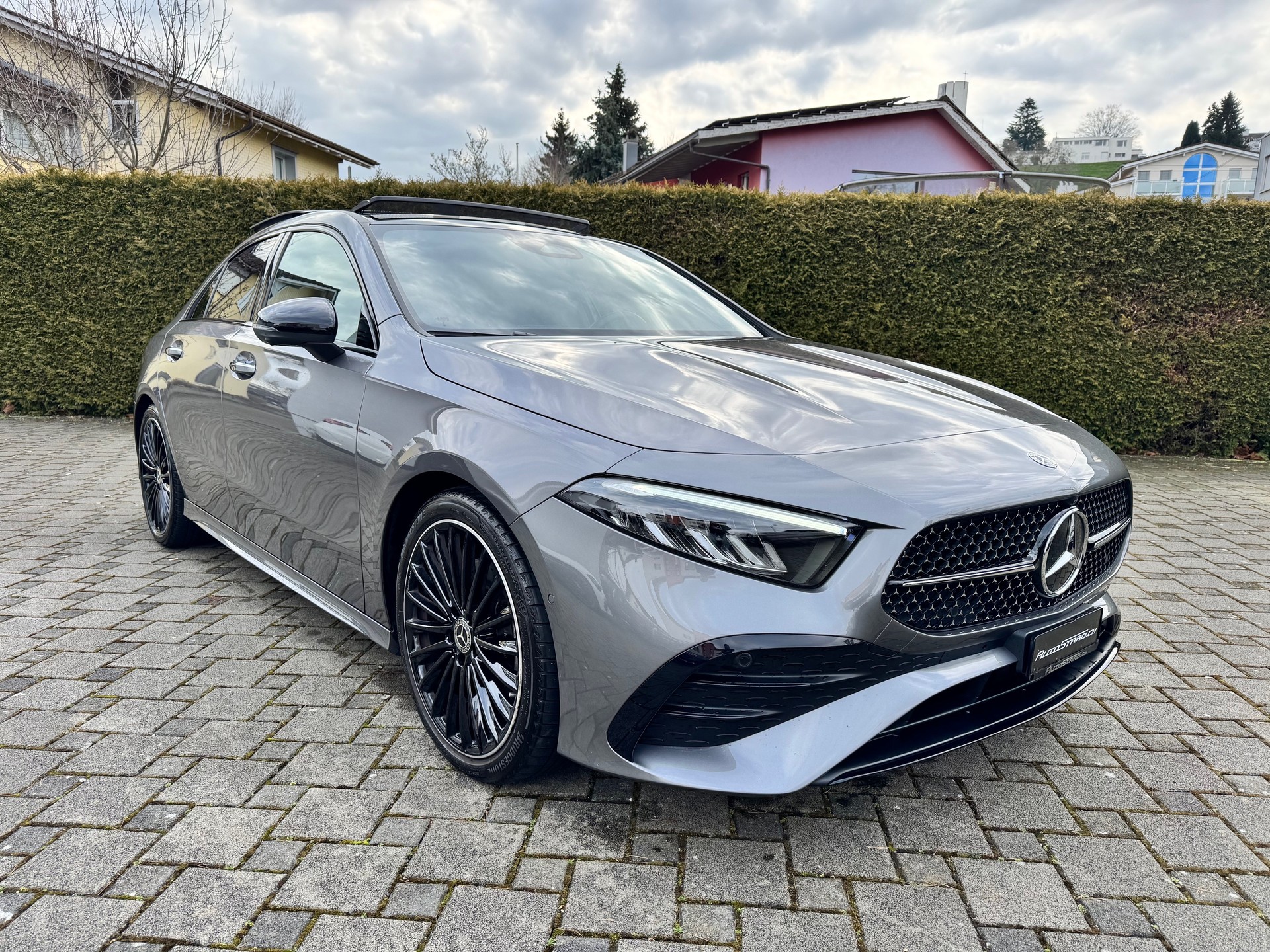 MERCEDES-BENZ A 220 d AMG Line 8G-DCT-showroom-element-2