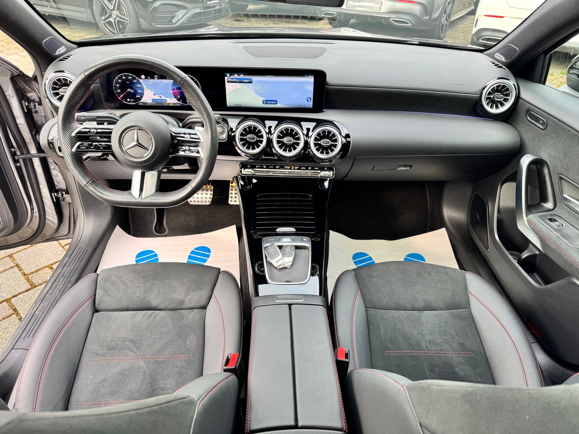 MERCEDES-BENZ A 220 d AMG Line 8G-DCT-image-7