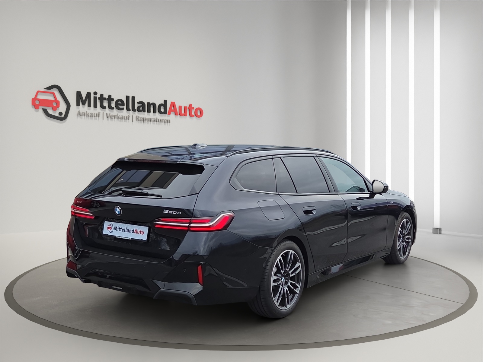 BMW 520d xDrive 48V Touring M Sport Steptronic-image-11