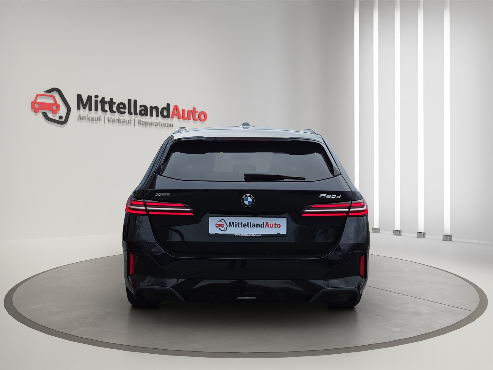 BMW 520d xDrive 48V Touring M Sport Steptronic-image-12