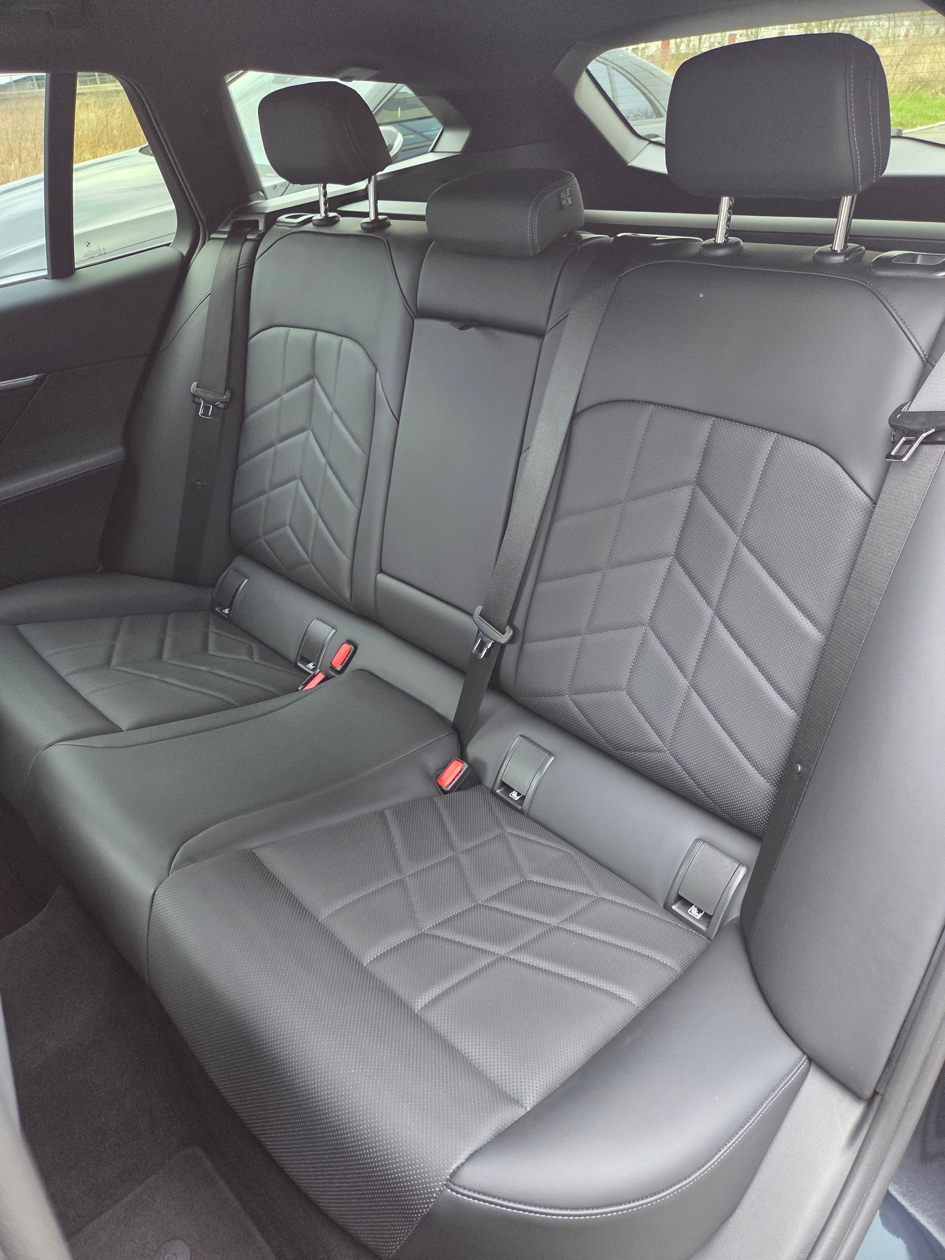BMW 520d xDrive 48V Touring M Sport Steptronic-image-9