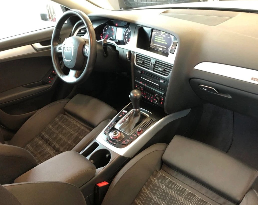 AUDI A4 Avant 3.0 TDI quattro S-tronic-image-5