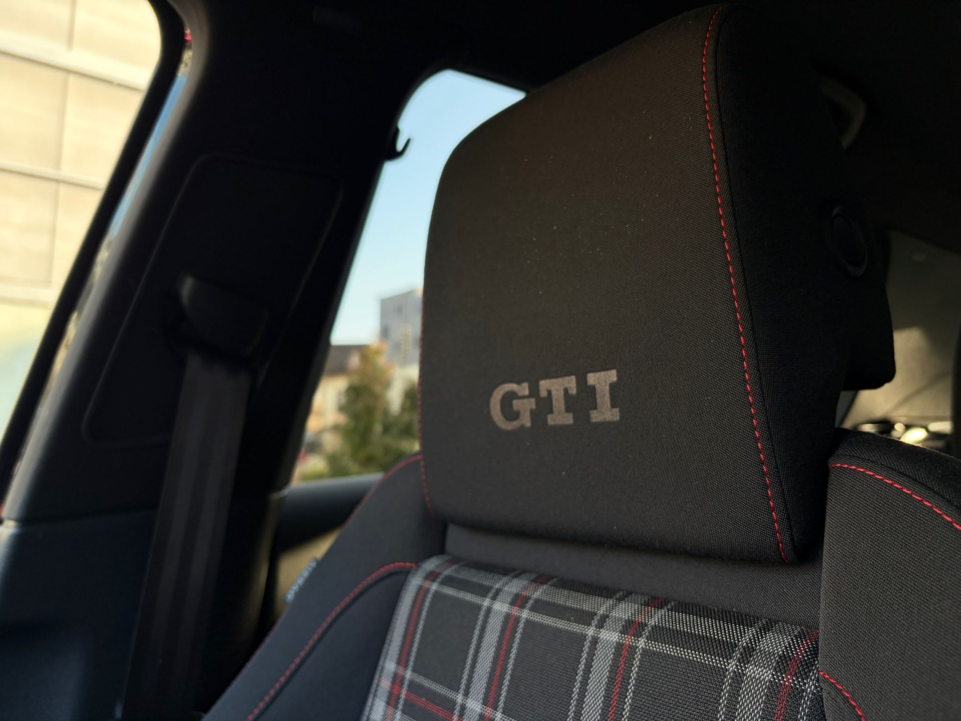 VW Golf 2.0 TSI GTI-image-12