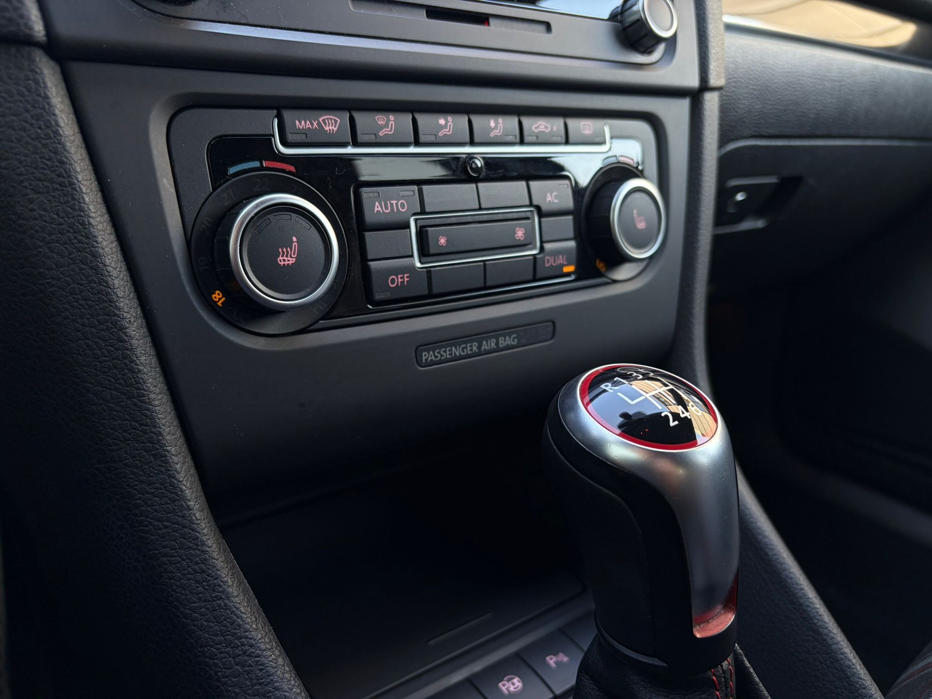 VW Golf 2.0 TSI GTI-image-9