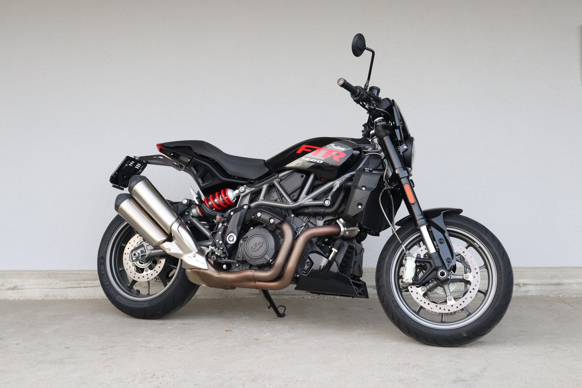 INDIAN FTR 1200 Sport-showroom-element-1