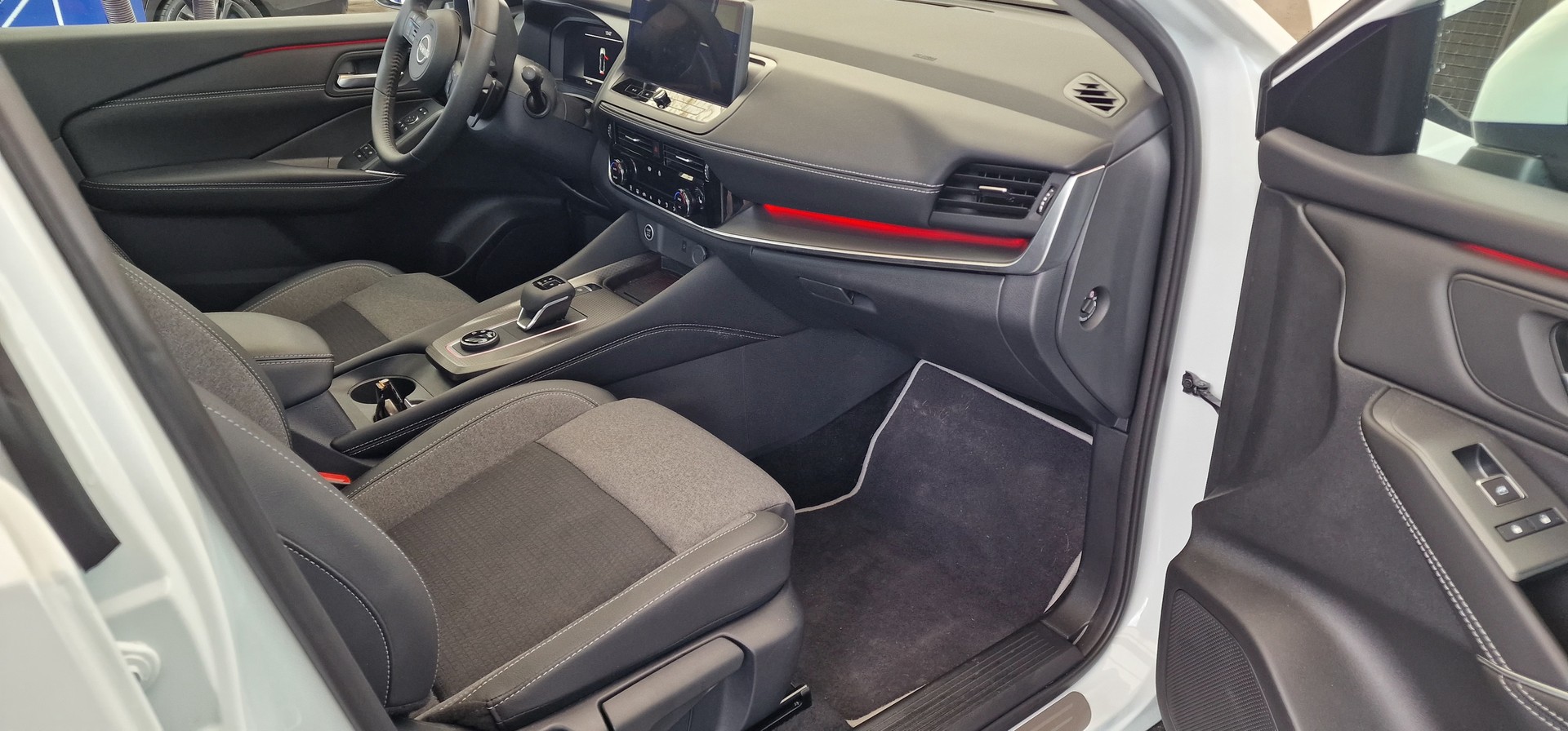 NISSAN Qashqai 1.3 DIG-T MHEV N-Connecta Xtronic 4x4-image-12