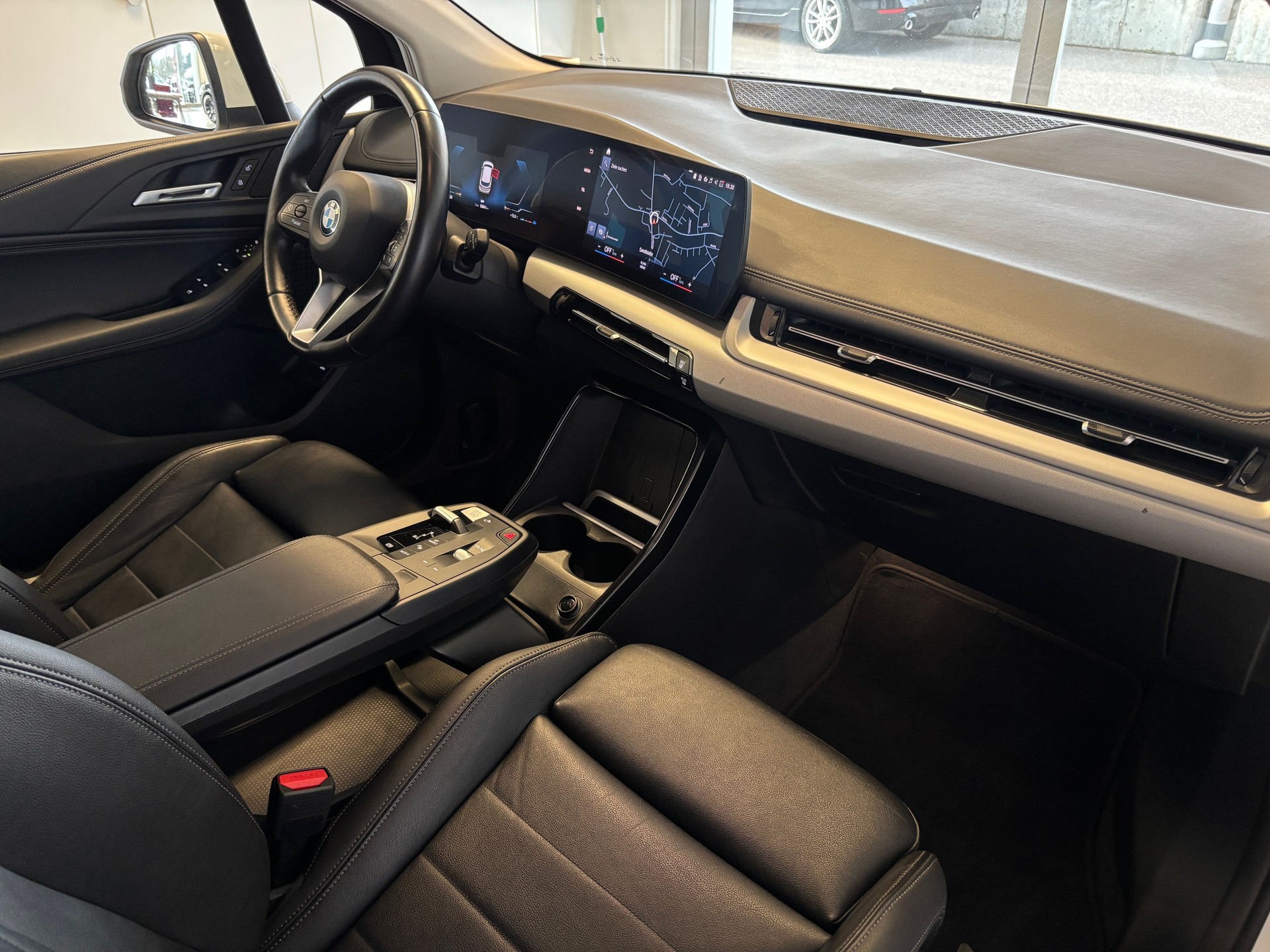 BMW 218d Active Tourer DKG-image-7