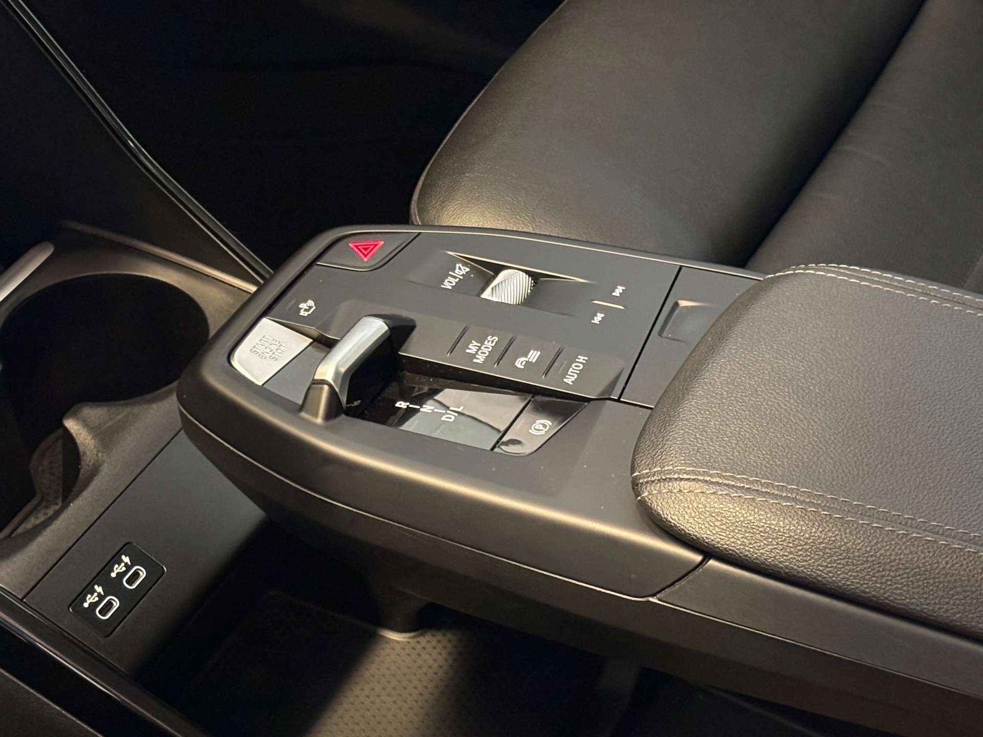 BMW 218d Active Tourer DKG-image-12