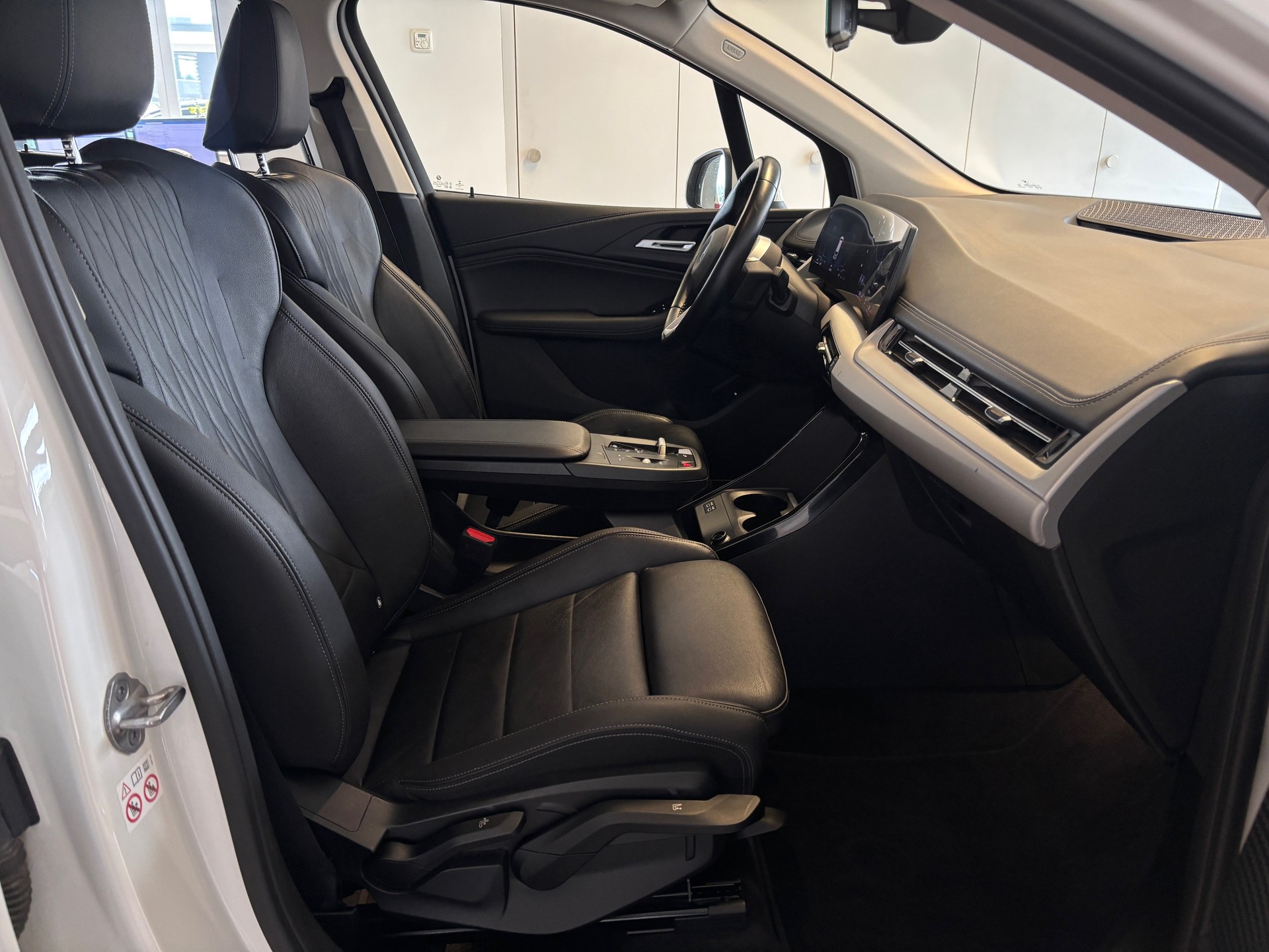 BMW 218d Active Tourer DKG-image-9
