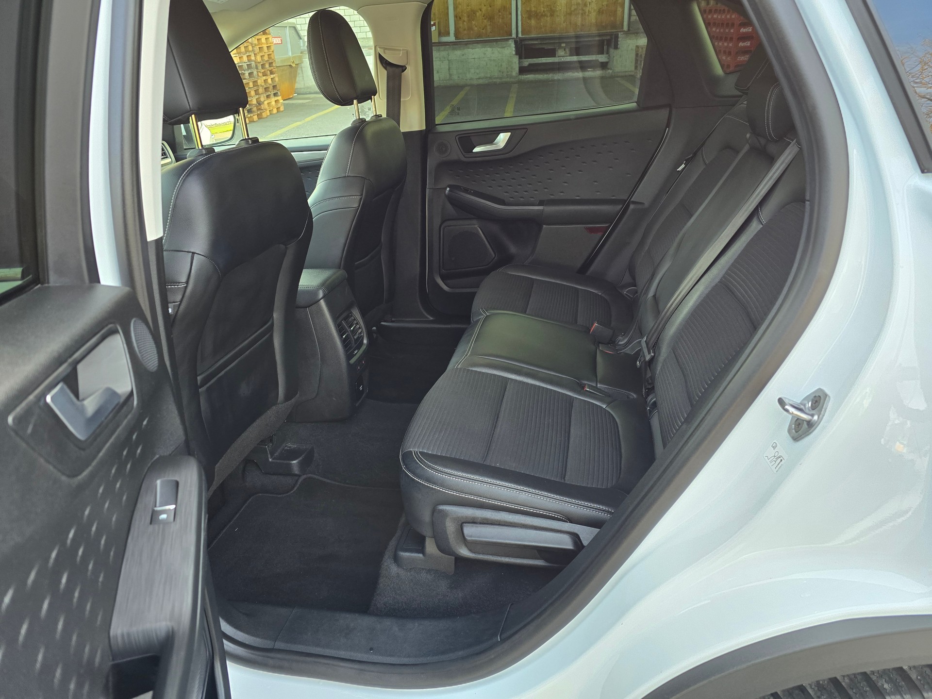 FORD Kuga 2.0 EcoBlue Hybrid Titanium 2WD-image-16