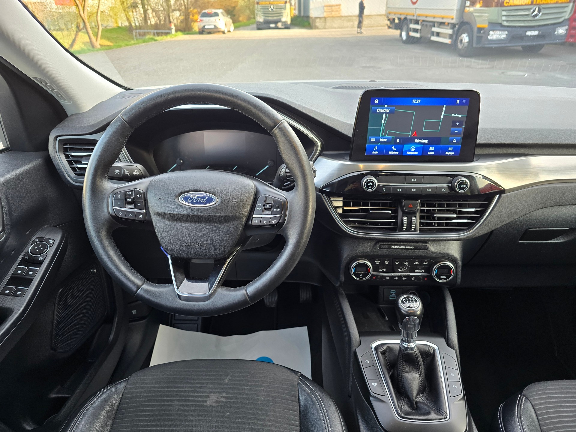 FORD Kuga 2.0 EcoBlue Hybrid Titanium 2WD-image-17