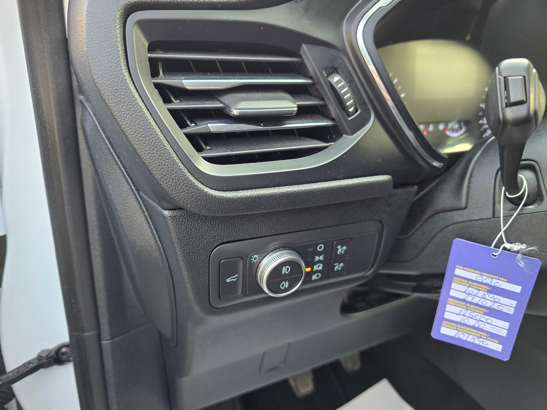 FORD Kuga 2.0 EcoBlue Hybrid Titanium 2WD-image-18