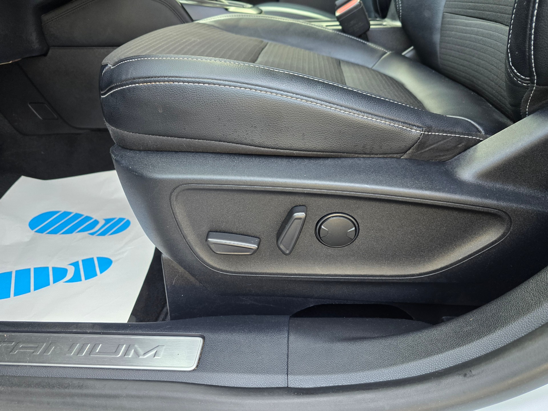 FORD Kuga 2.0 EcoBlue Hybrid Titanium 2WD-image-15