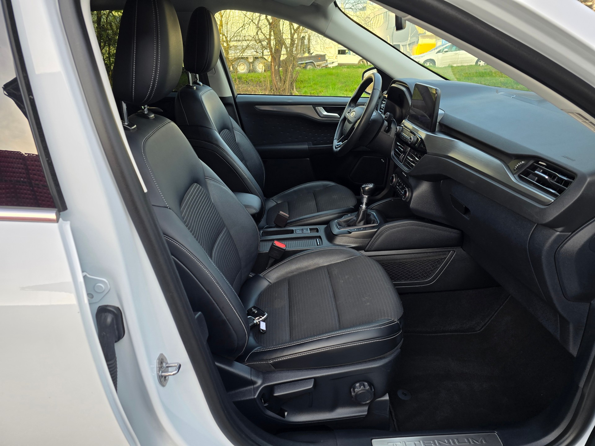 FORD Kuga 2.0 EcoBlue Hybrid Titanium 2WD-image-12