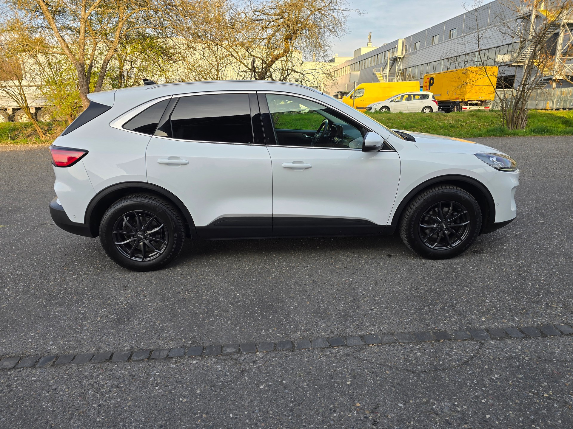 FORD Kuga 2.0 EcoBlue Hybrid Titanium 2WD-image-9