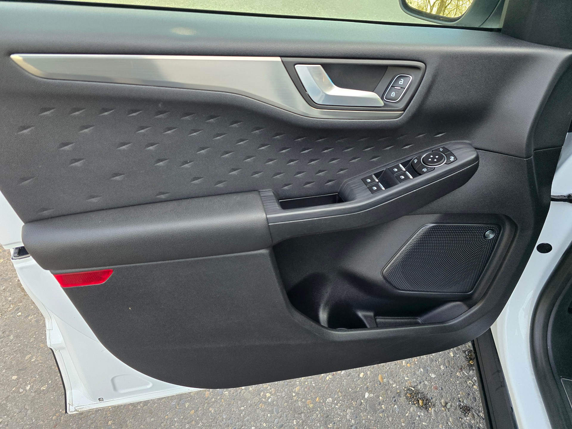 FORD Kuga 2.0 EcoBlue Hybrid Titanium 2WD-image-14