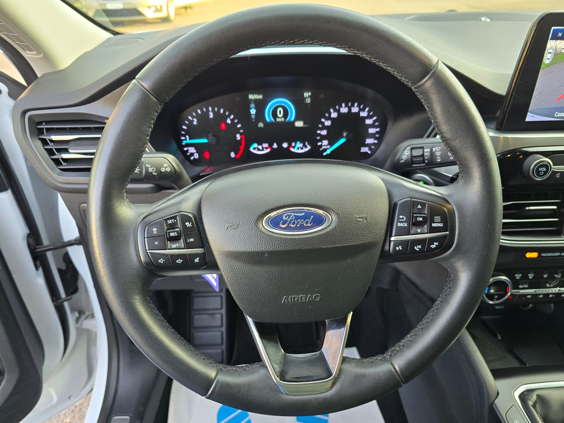 FORD Kuga 2.0 EcoBlue Hybrid Titanium 2WD-image-19