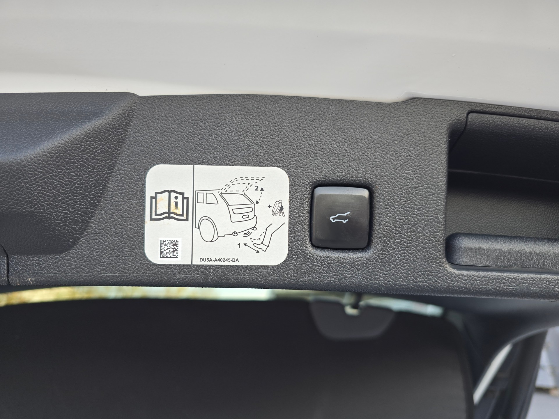 FORD Kuga 2.0 EcoBlue Hybrid Titanium 2WD-image-7
