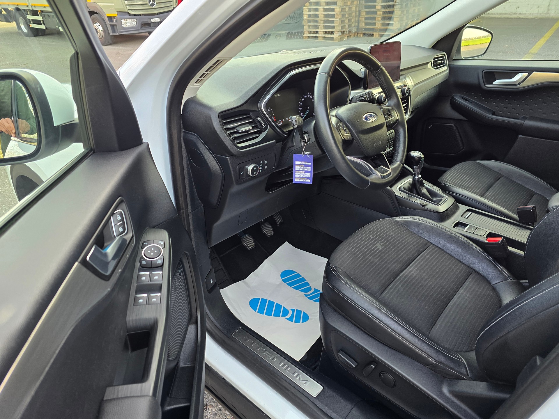 FORD Kuga 2.0 EcoBlue Hybrid Titanium 2WD-image-11