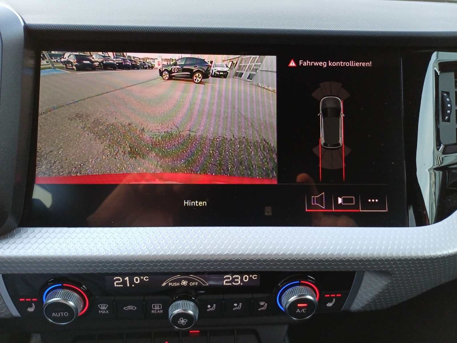 AUDI A1 Sportback 30 TFSI S Line Attraction S-tronic-image-14