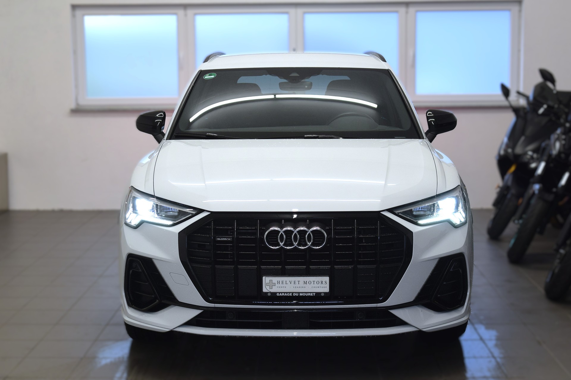 AUDI Q3 45 TFSI S line quattro S-tronic-image-1