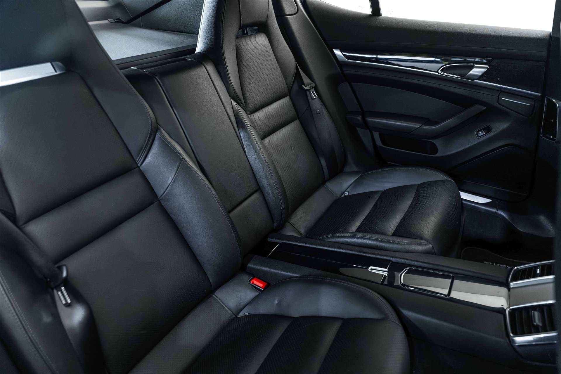 PORSCHE Panamera 4 310PS-image-13