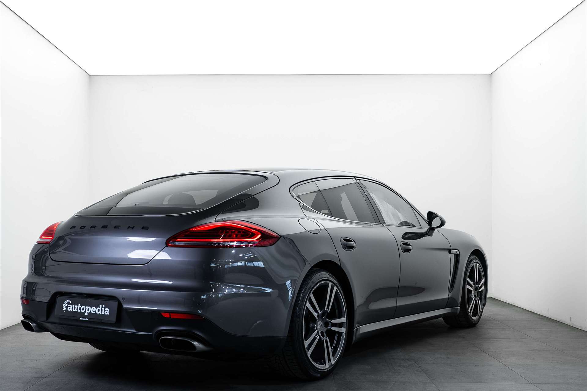 PORSCHE Panamera 4 310PS-showroom-element-2