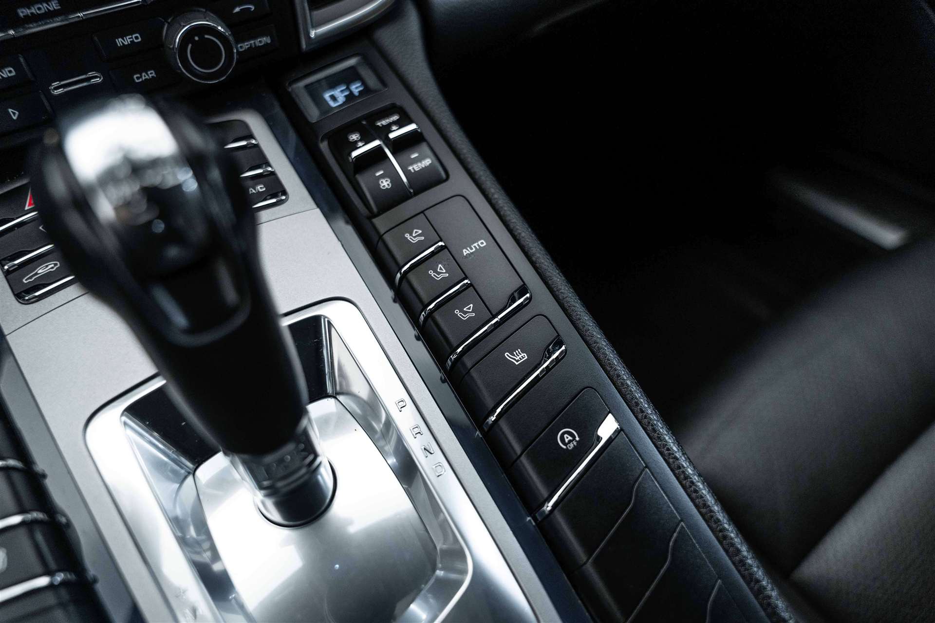 PORSCHE Panamera 4 310PS-image-27