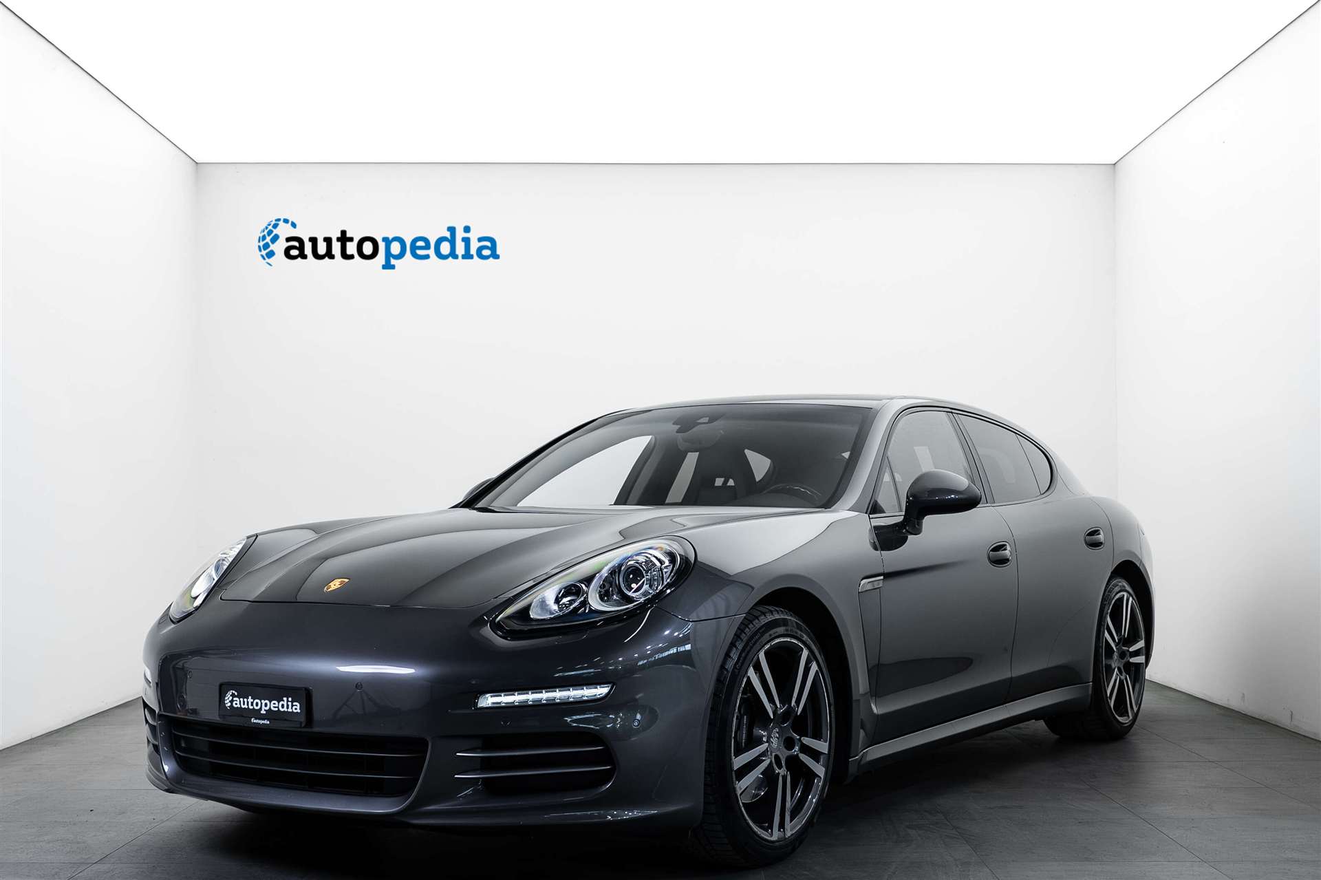 PORSCHE Panamera 4 310PS