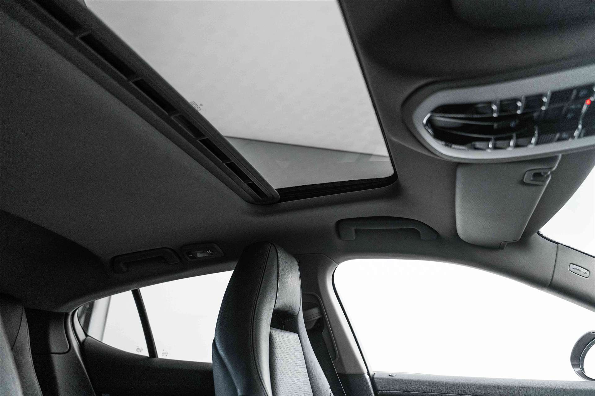 PORSCHE Panamera 4 310PS-image-11