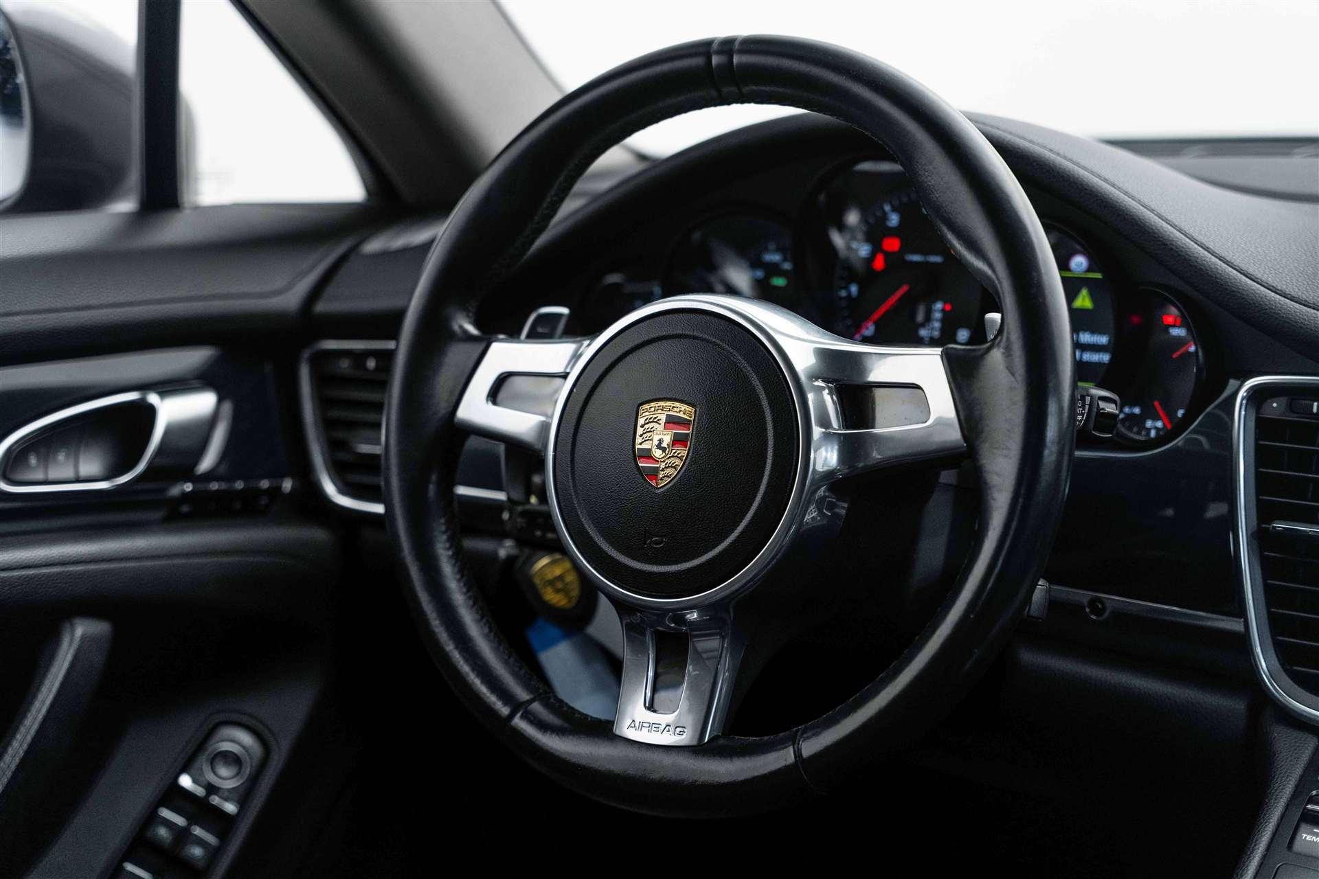 PORSCHE Panamera 4 310PS-image-8