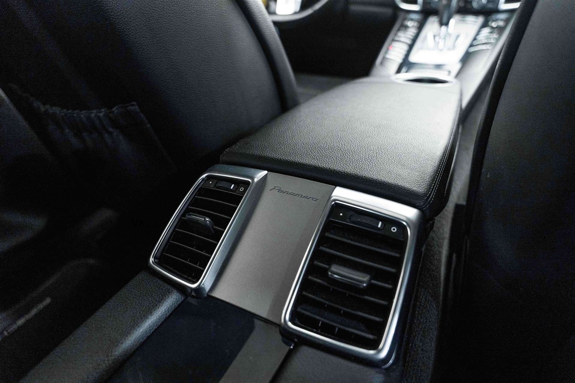 PORSCHE Panamera 4 310PS-image-14