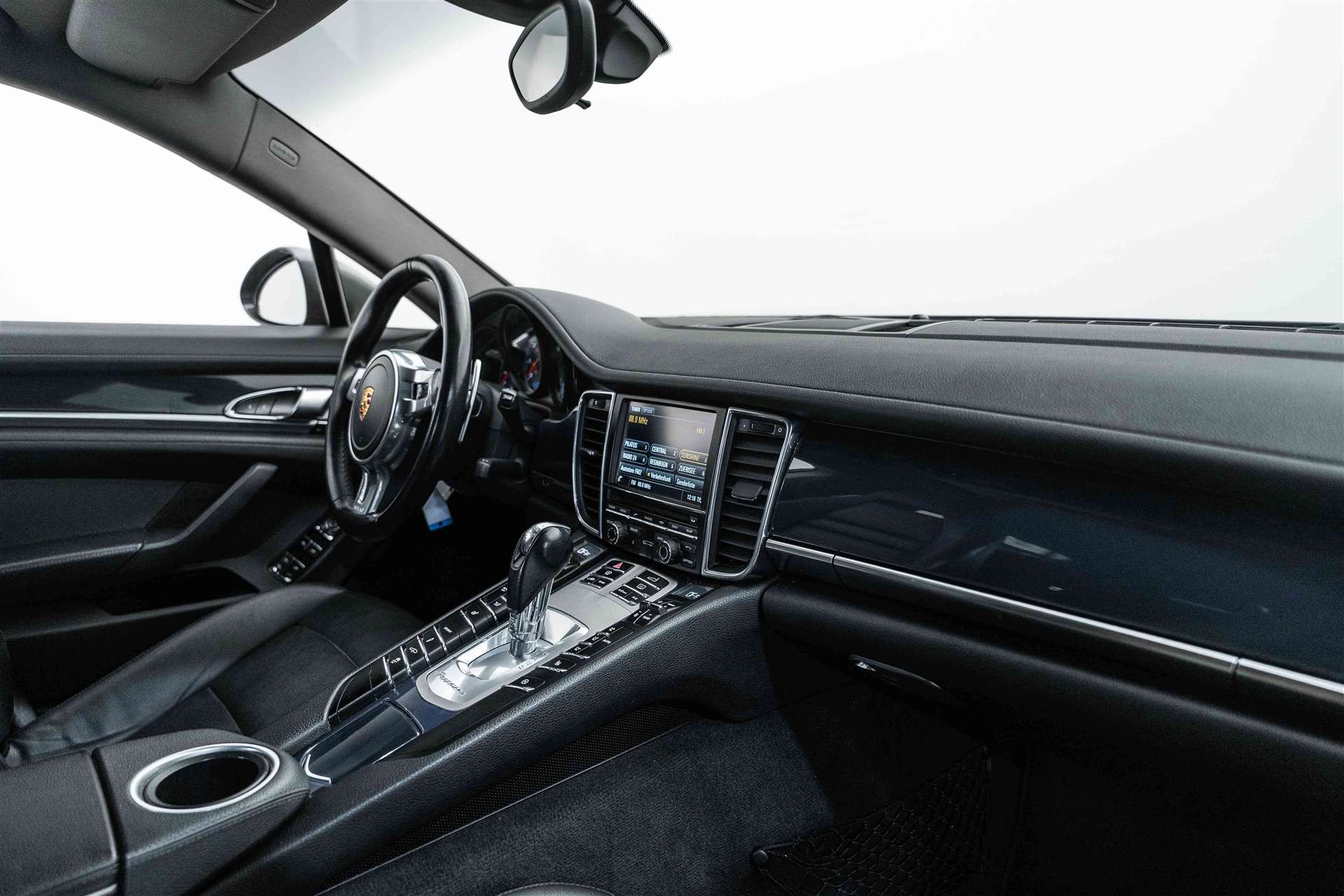 PORSCHE Panamera 4 310PS-image-9
