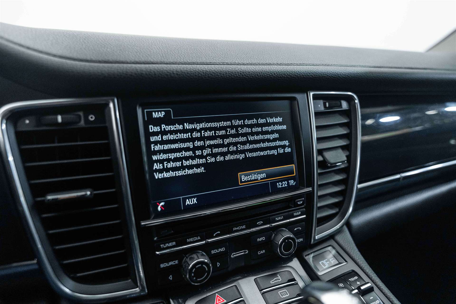 PORSCHE Panamera 4 310PS-image-21