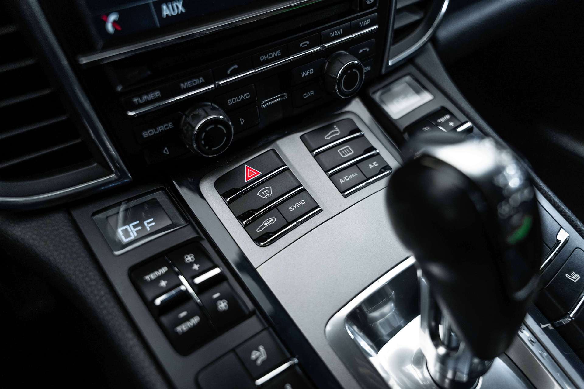 PORSCHE Panamera 4 310PS-image-26