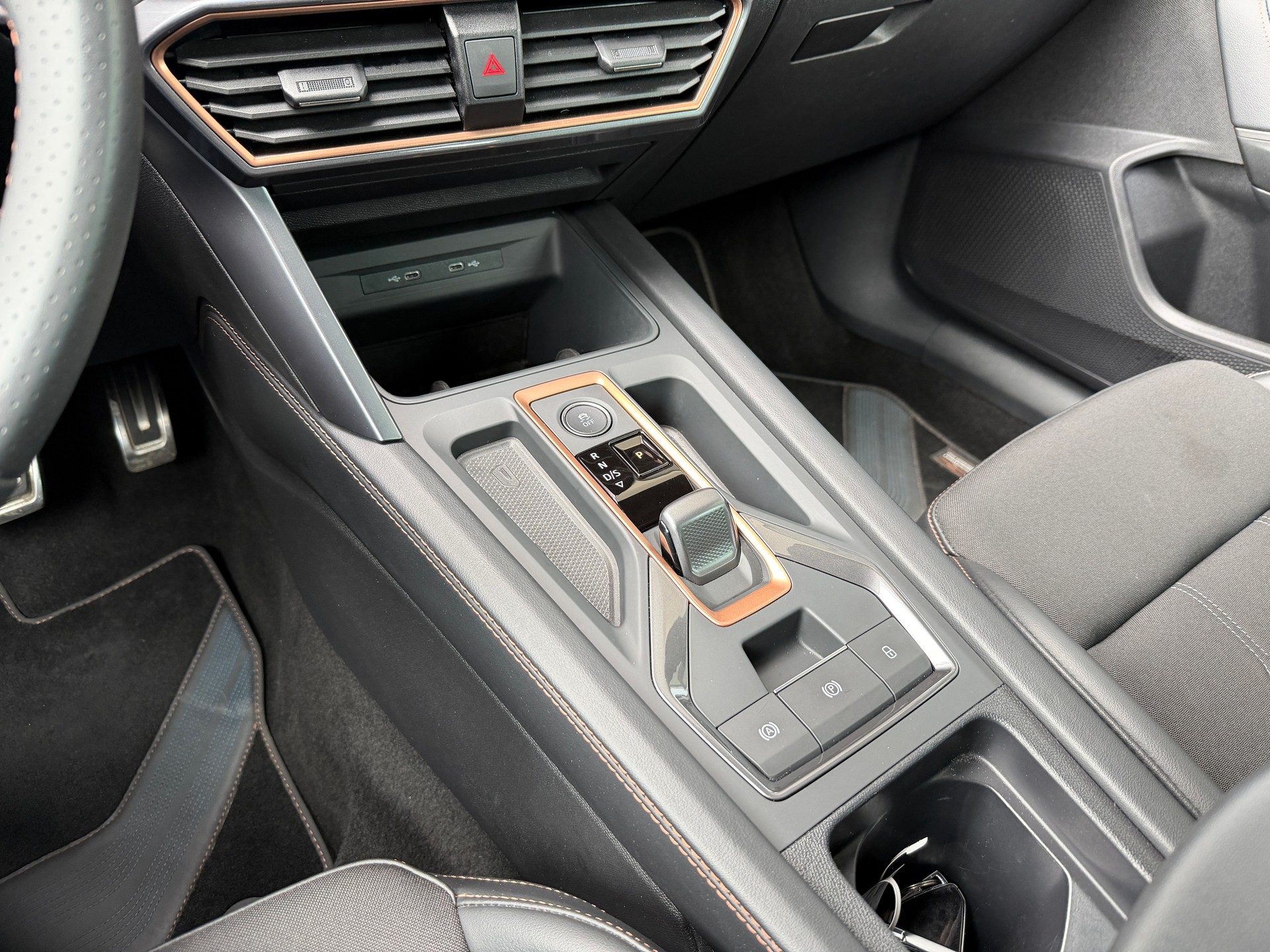 CUPRA Formentor 1.5 TSI DSG-image-15