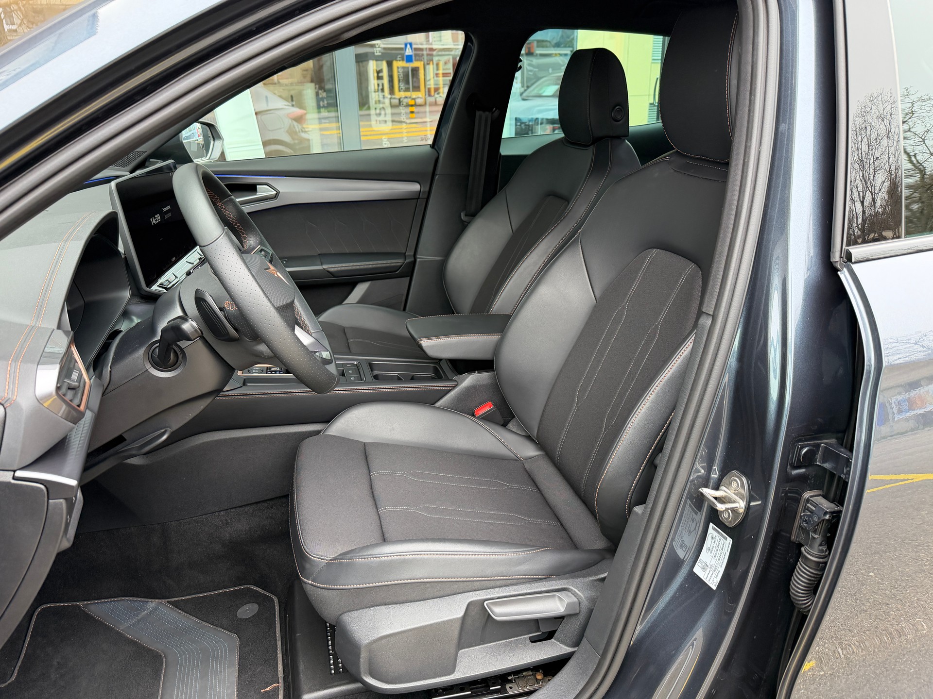 CUPRA Formentor 1.5 TSI DSG-image-8