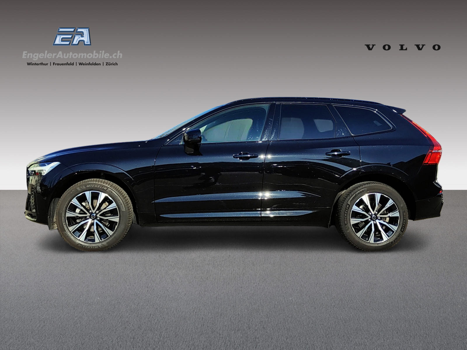 VOLVO XC60 2.0 B5 MH Plus Dark AWD-showroom-element-2