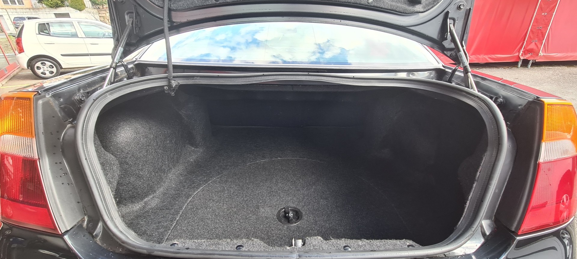 CHRYSLER 300M-image-24