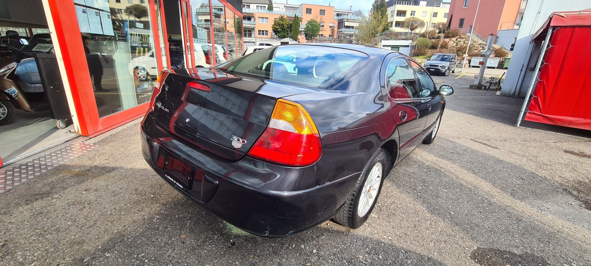 CHRYSLER 300M-showroom-element-2