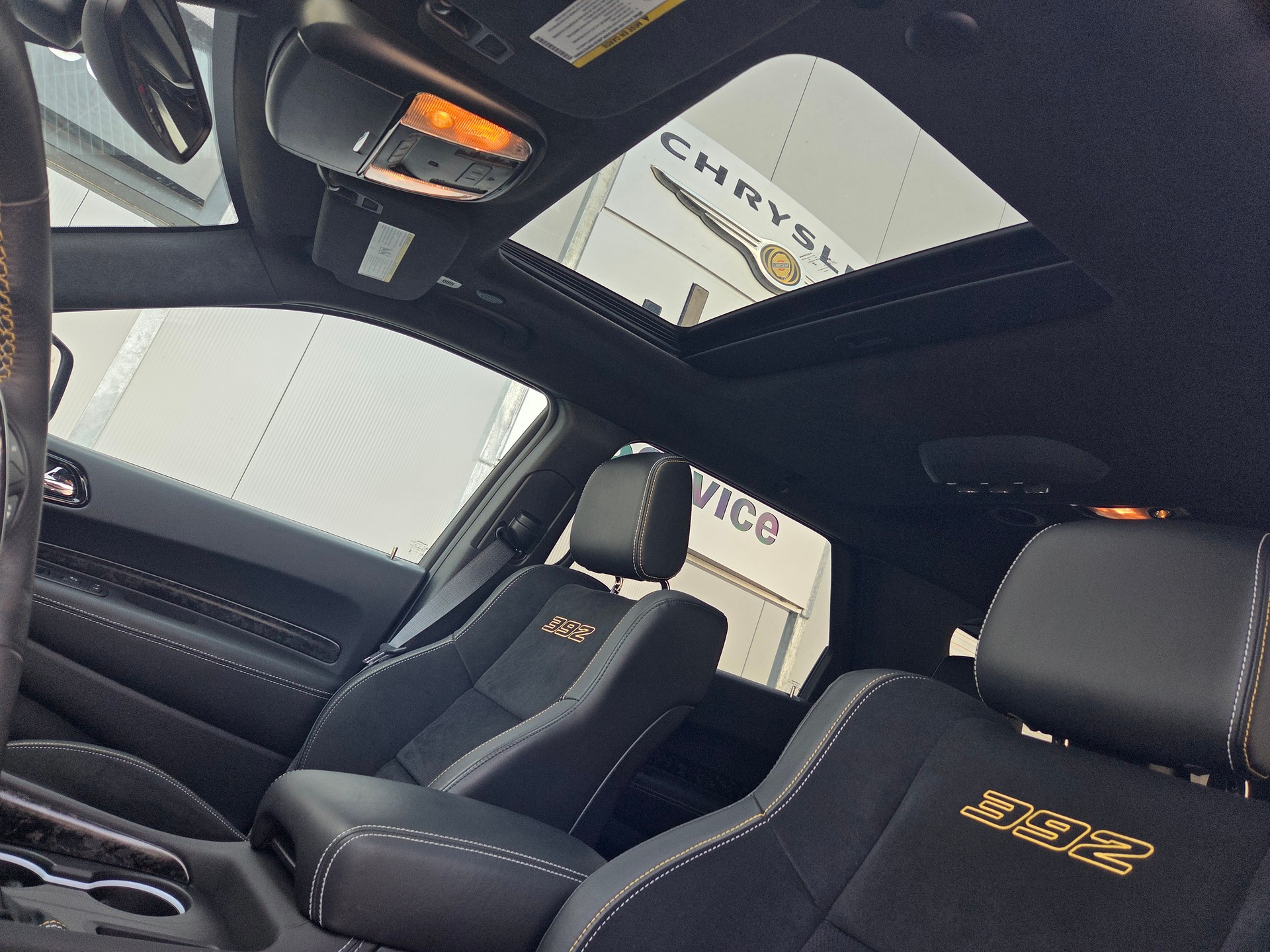 DODGE Durango 6.4 V8 SRT Alchemi 475 PS / 6-Plätzer / 3.5T AHK-image-8