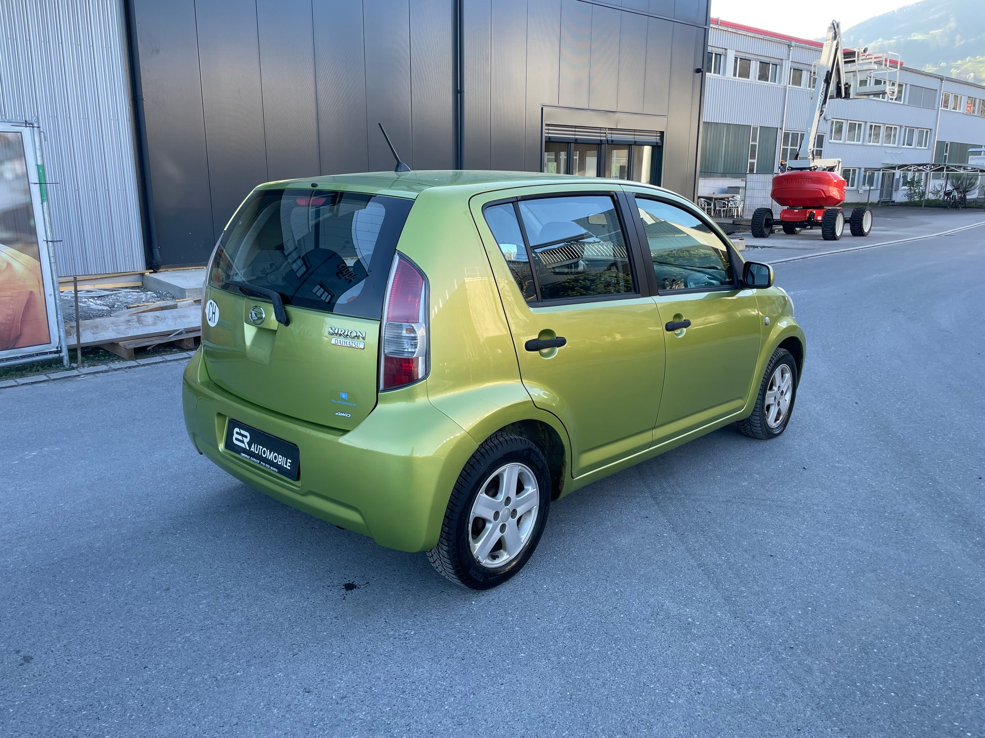 DAIHATSU Sirion 1.3 S eco-4WD-image-5
