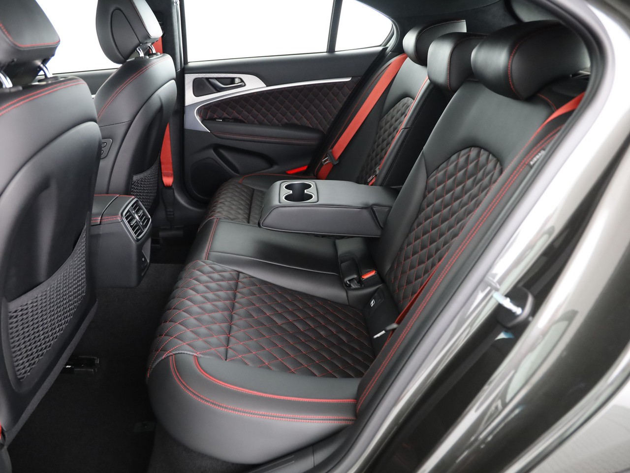 GENESIS Shooting Brake 2.0T AWD Sport-image-4