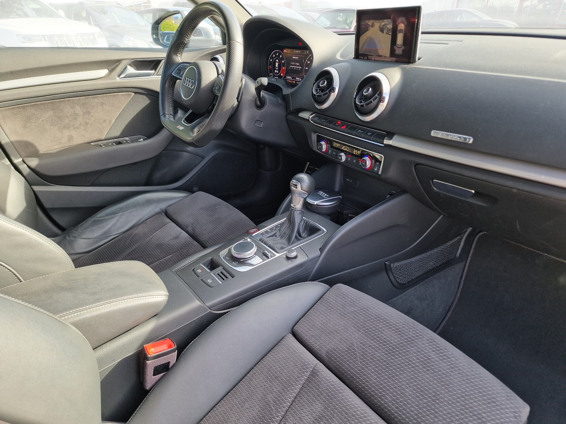 AUDI S3 Sportback 2.0 TFSI quattro S-tronic ACC 24Mt Gara-image-11