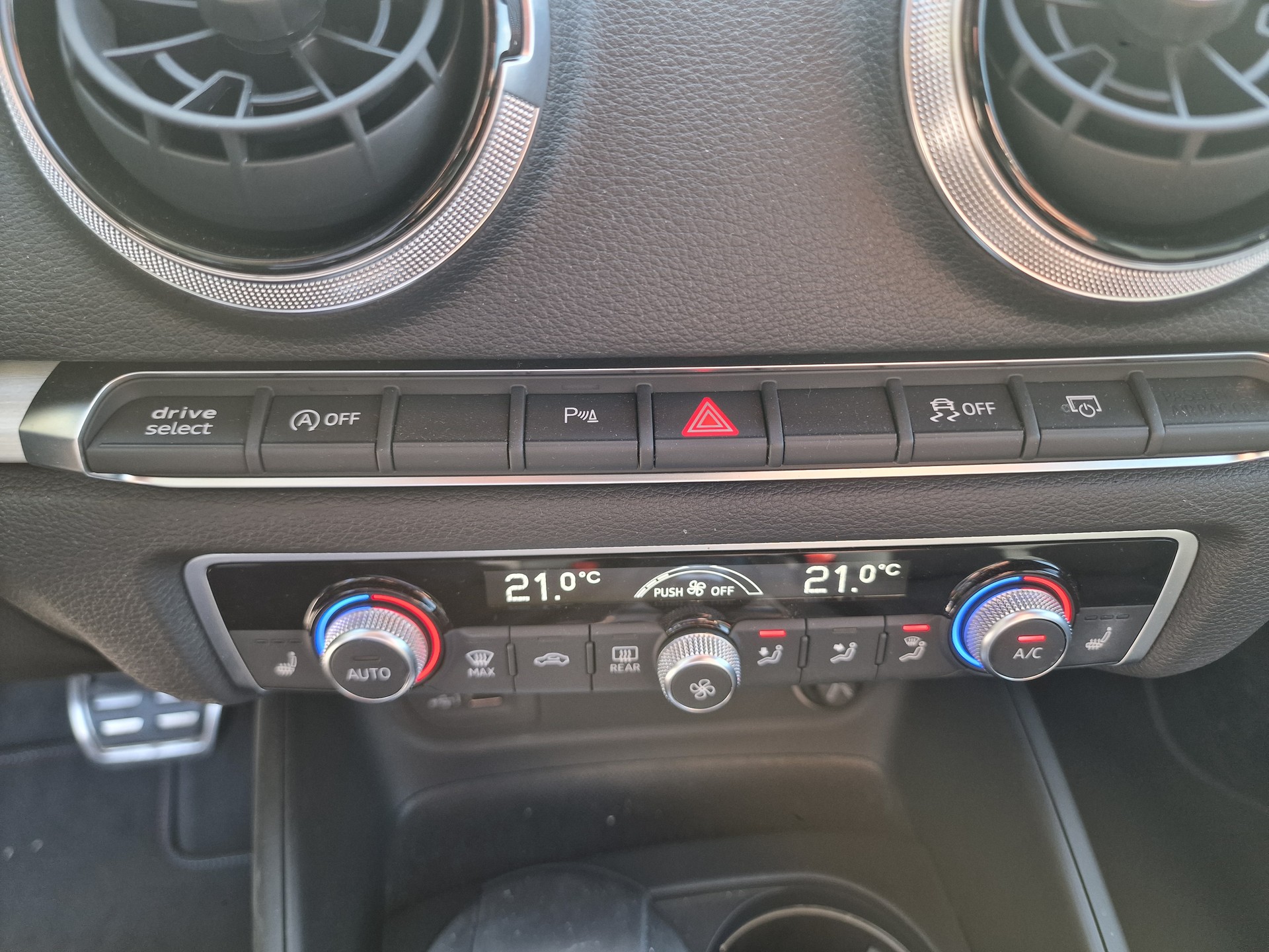 AUDI S3 Sportback 2.0 TFSI quattro S-tronic ACC 24Mt Gara-image-23