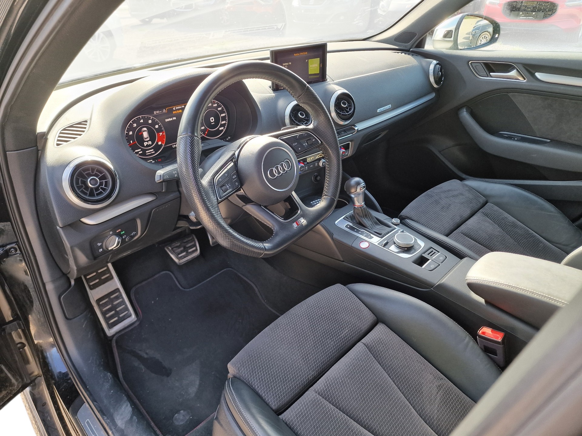 AUDI S3 Sportback 2.0 TFSI quattro S-tronic ACC 24Mt Gara-image-8